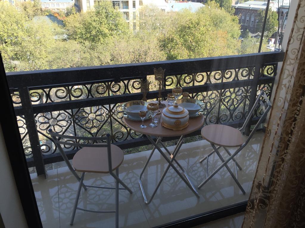 Versace Downtown Ереван Стая снимка